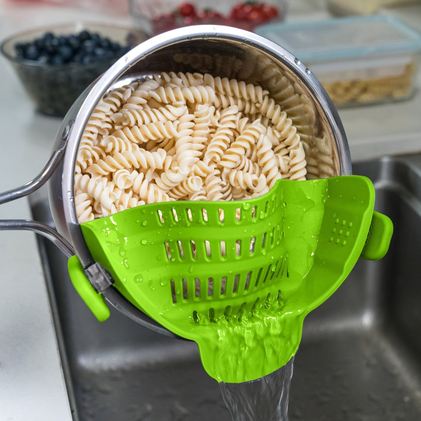 [Clip - On Strainer] 1pc ABERZEY Clip - On Strainer for Pots & Pans - Durable Plastic Kitchen Colander for Pasta, Meat, Vegetables, Fruits - Easy Drainage & Compact Design, Strainer for Pasta, Vegetable Preparation, Modern Kitche - by PAWFECTWORLDS | PAWFECTWORLDS | , ,