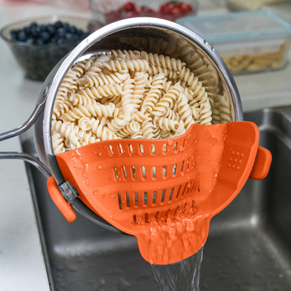 [Clip - On Strainer] 1pc ABERZEY Clip - On Strainer for Pots & Pans - Durable Plastic Kitchen Colander for Pasta, Meat, Vegetables, Fruits - Easy Drainage & Compact Design, Strainer for Pasta, Vegetable Preparation, Modern Kitche - by PAWFECTWORLDS | PAWFECTWORLDS | , ,