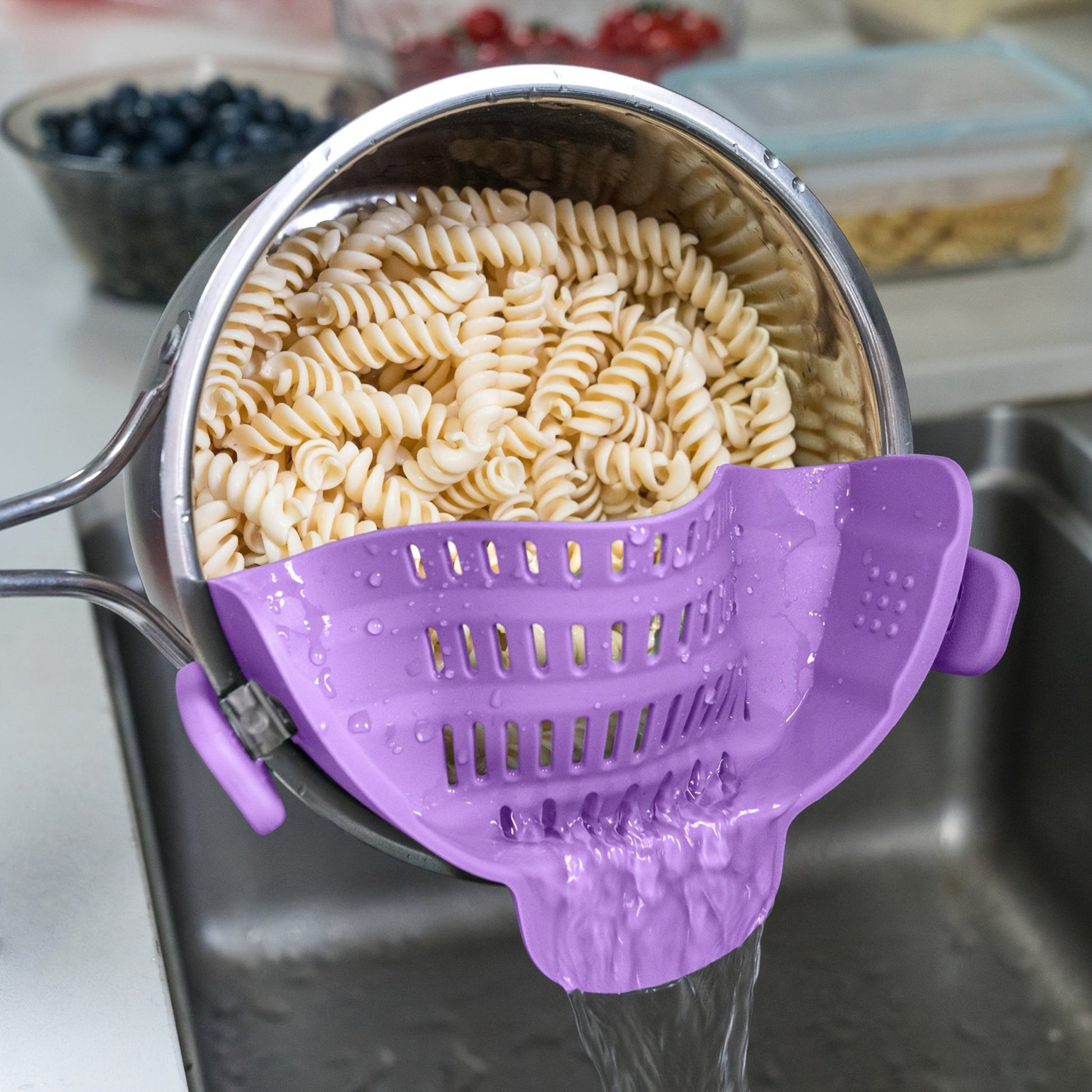 [Clip - On Strainer] 1pc ABERZEY Clip - On Strainer for Pots & Pans - Durable Plastic Kitchen Colander for Pasta, Meat, Vegetables, Fruits - Easy Drainage & Compact Design, Strainer for Pasta, Vegetable Preparation, Modern Kitche - by PAWFECTWORLDS | PAWFECTWORLDS | , ,