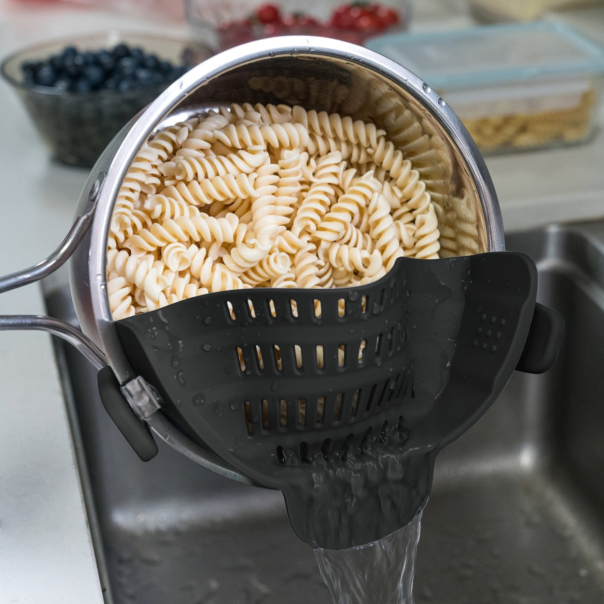 [Clip - On Strainer] 1pc ABERZEY Clip - On Strainer for Pots & Pans - Durable Plastic Kitchen Colander for Pasta, Meat, Vegetables, Fruits - Easy Drainage & Compact Design, Strainer for Pasta, Vegetable Preparation, Modern Kitche - by PAWFECTWORLDS | PAWFECTWORLDS | , ,